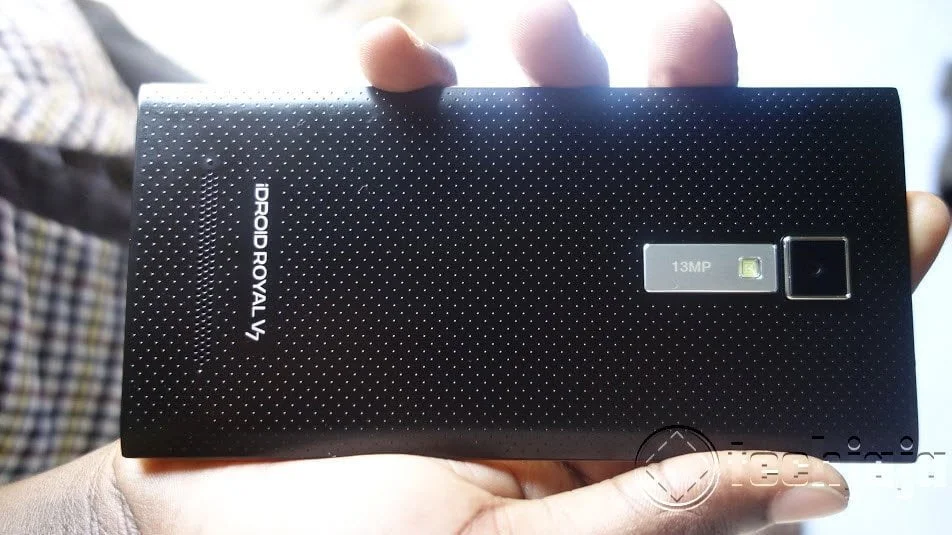iDroid V7 review camera