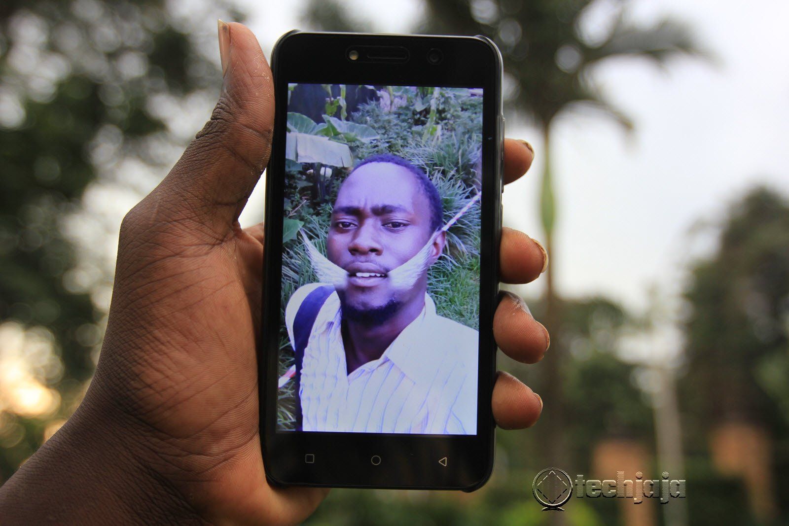 ITEL A32F review front camera