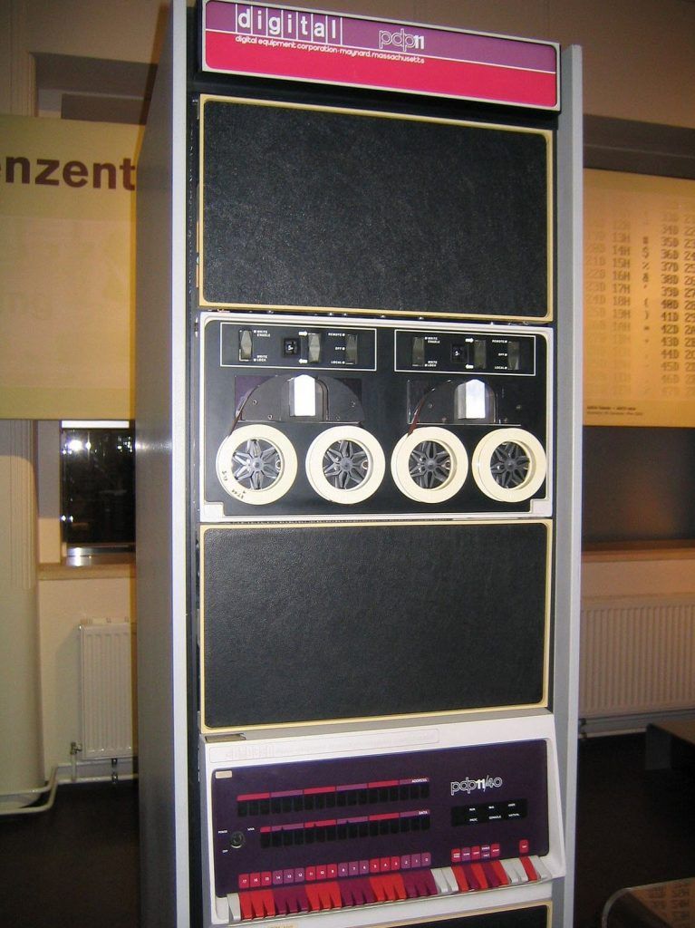 A PDP-11, model 40, an early member of DECs 16-bit minicomputer family