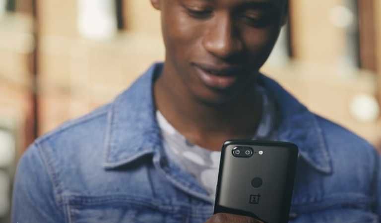 OnePlus black smartphone