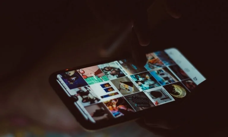 Going to bed with a smartphone