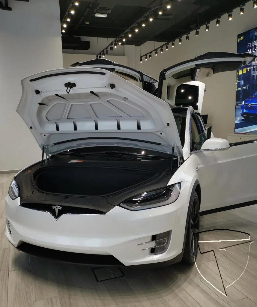 Tesla Model X 1
