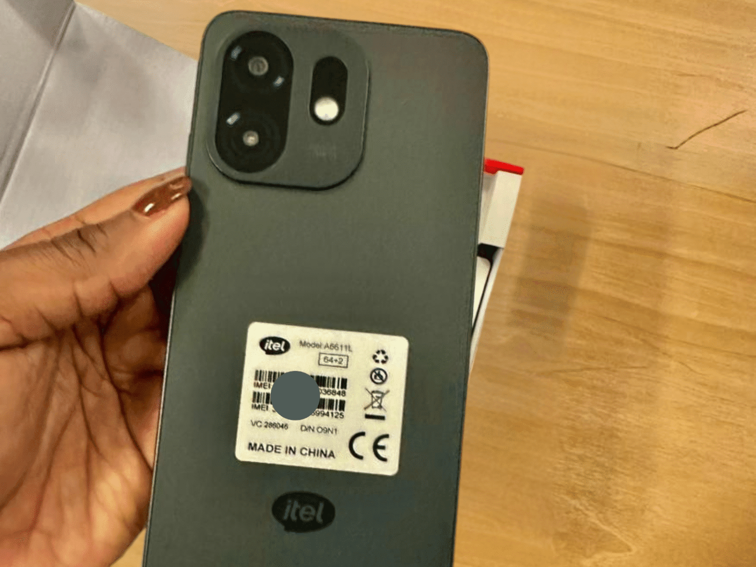 unboxing-the-itel-a100c-first-impressions-from-the-box-techjaja
